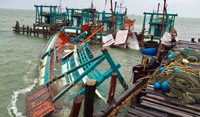 先日の暴風雨により漁師4人が死亡