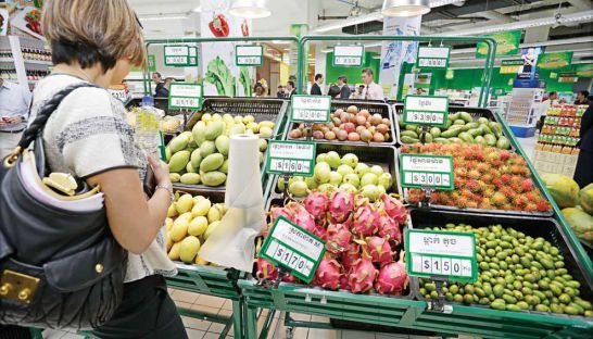 カンボジア、金額表記をリエルで行うよう法令で制定