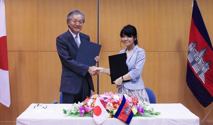 日本政府、カンボジアを支援する日本NGOに12万ドルを超える援助