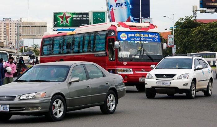 バスによる交通事故件数が昨年同時期から10件増加