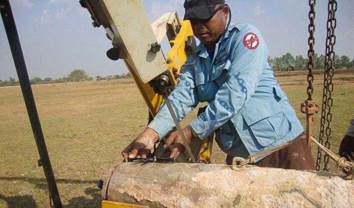 米国、カンボジアの地雷除去支援の継続を発表