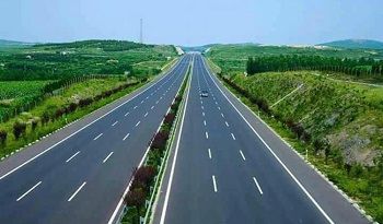 カンボジア、中国からの融資でシアヌークビルまでの高速道路建設が加速