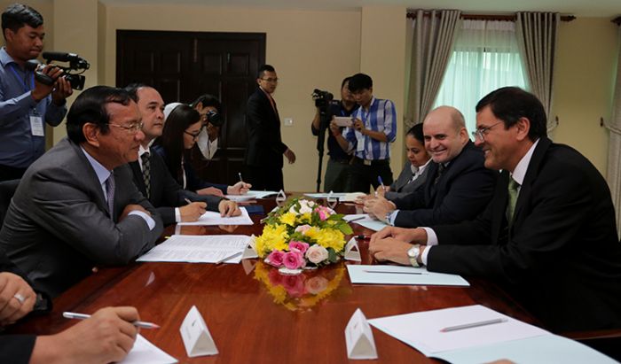 内政不干渉への共通認識でキューバがカンボジア支持を表明