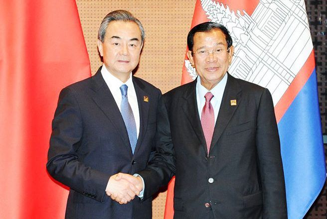 王毅外相がフン・セン首相と会談、カンボジアを支持と発表