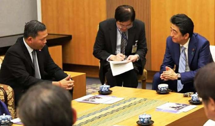 フン・セン首相の息子が訪日、安倍首相と会談