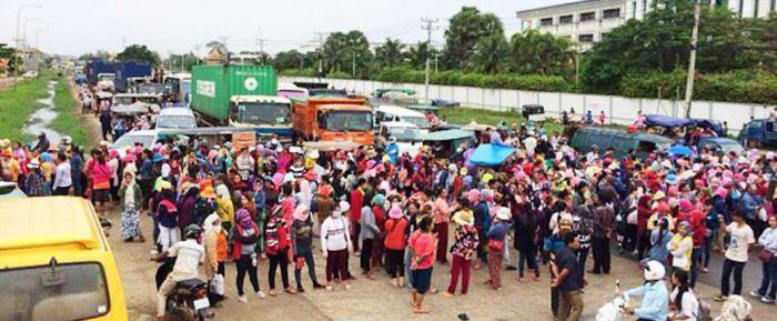 労働者が給料未払い巡り抗議、国道4号線封鎖