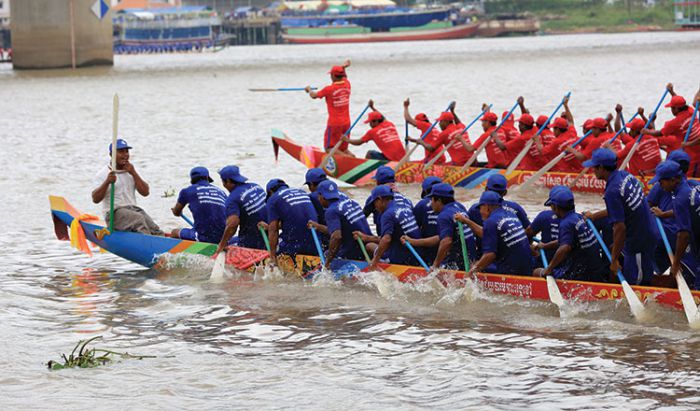 プノンペン市役所、水祭り委員会を結成