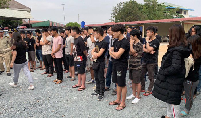 入国管理当局、VoIP詐欺容疑の中国人69人を国外追放