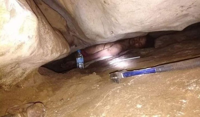 洞窟に転落の男性、4日ぶりに救出される