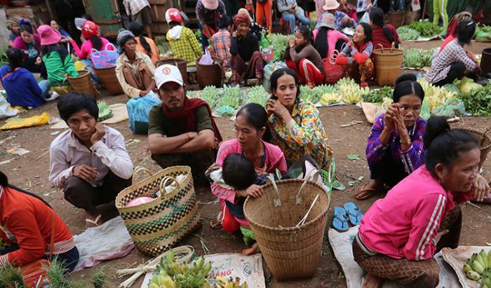 カンボジア、非公式部門での外国人就労を禁止