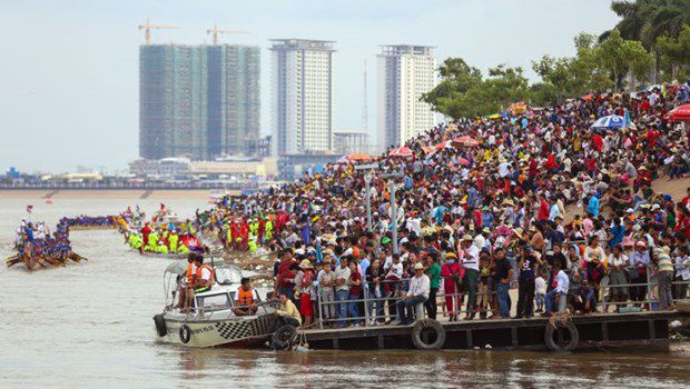 カンボジア政府、水祭り期間中の警備を徹底