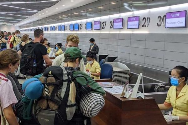 カンボジア：足止めの外国人観光客の滞在延長を許可