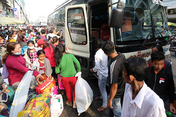 カンボジア、国内全域に7日間の移動制限