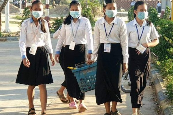 カンボジア、学校閉鎖を延長