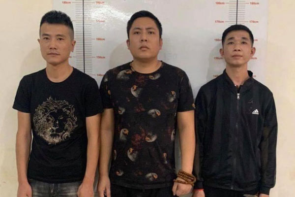 殺人容疑で中国人3人を逮捕：シアヌークビル