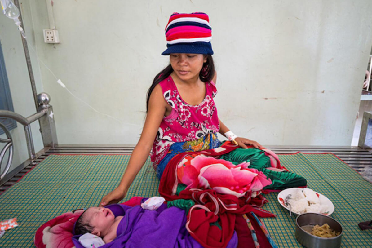 カンボジア、女性の30%が15歳〜19歳で妊娠を経験