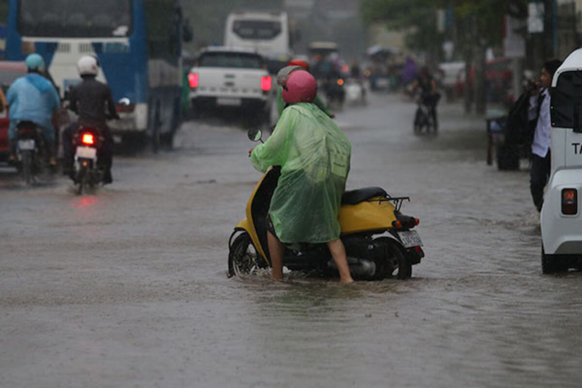 カンボジア：洪水被害による感染症に注意呼びかけ