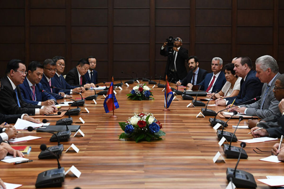 カンボジアとキューバ、二国間の関係・協力を強化・拡大へ