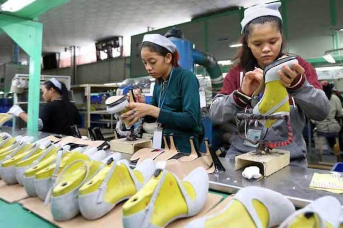 カンボジアの衣服・履物・旅行用品輸出、2月も減少で失業の懸念増す