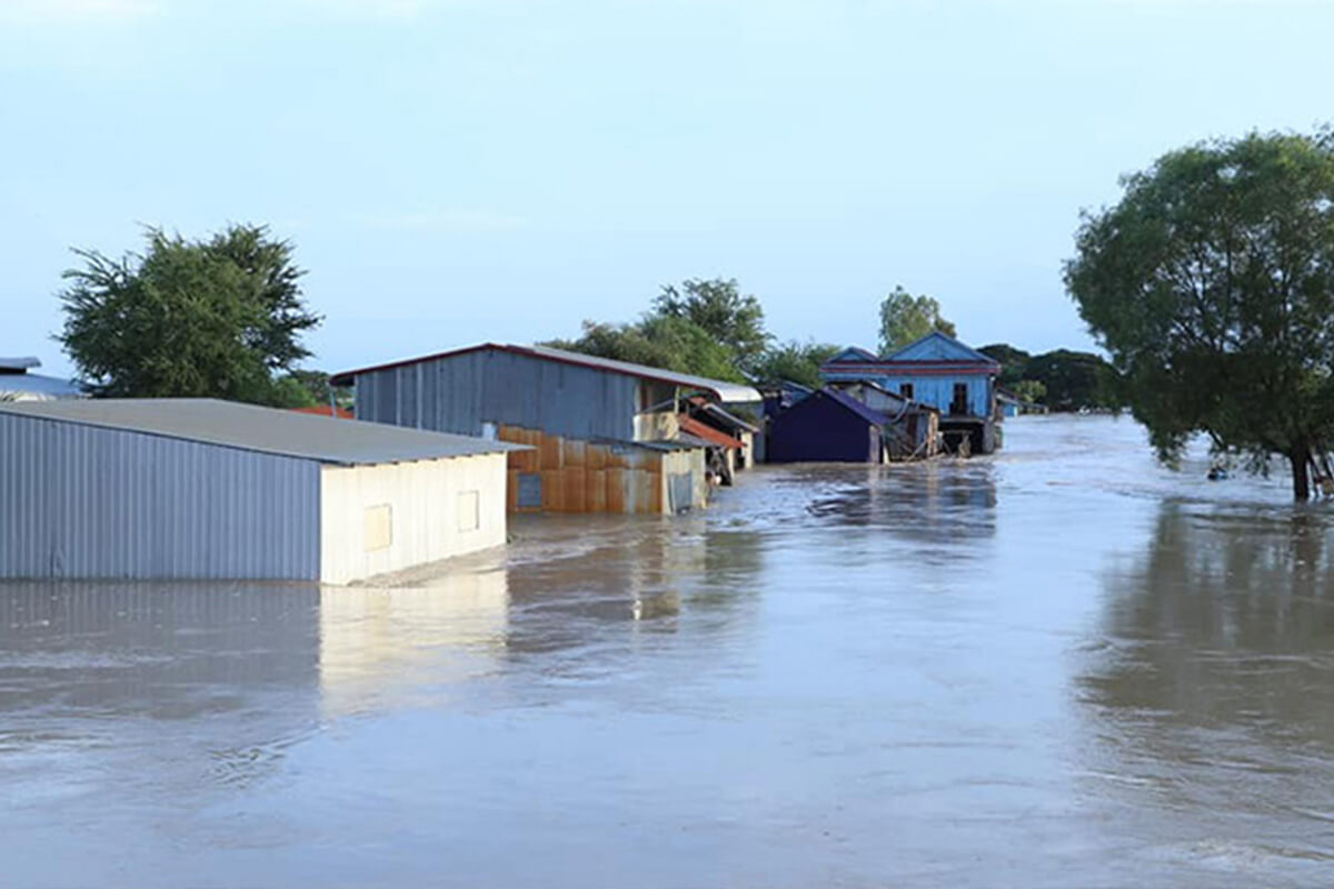 カンボジアの豪雨と洪水、数十万人が被災
