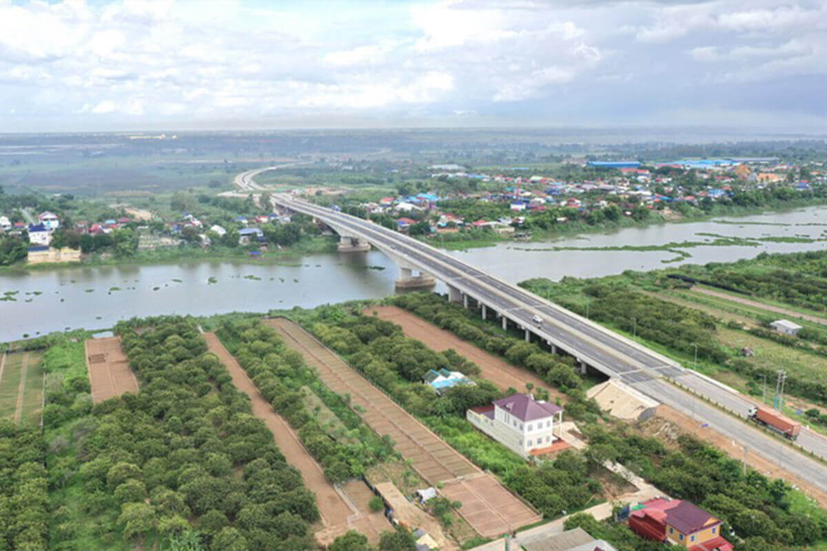 カンボジア初の高速道路、開通1周年を迎える