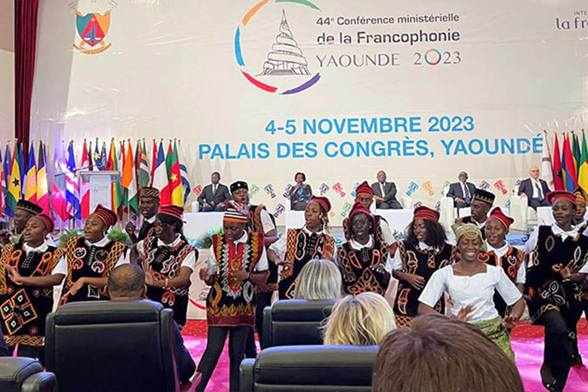 カンボジアのフランス語圏サミット主催、仏大統領が支持