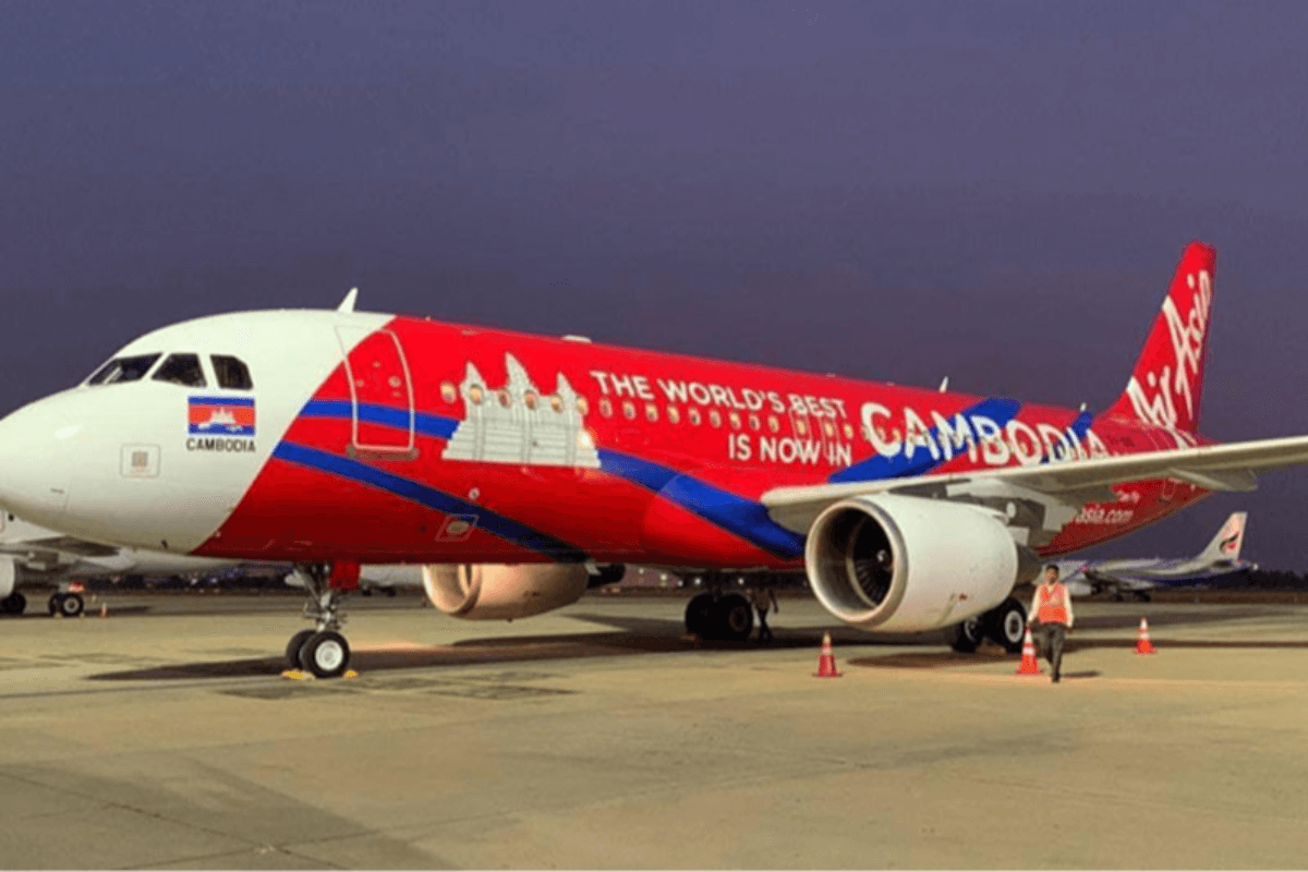 エアアジアカンボジア、初の航空機がプノンペンに着陸