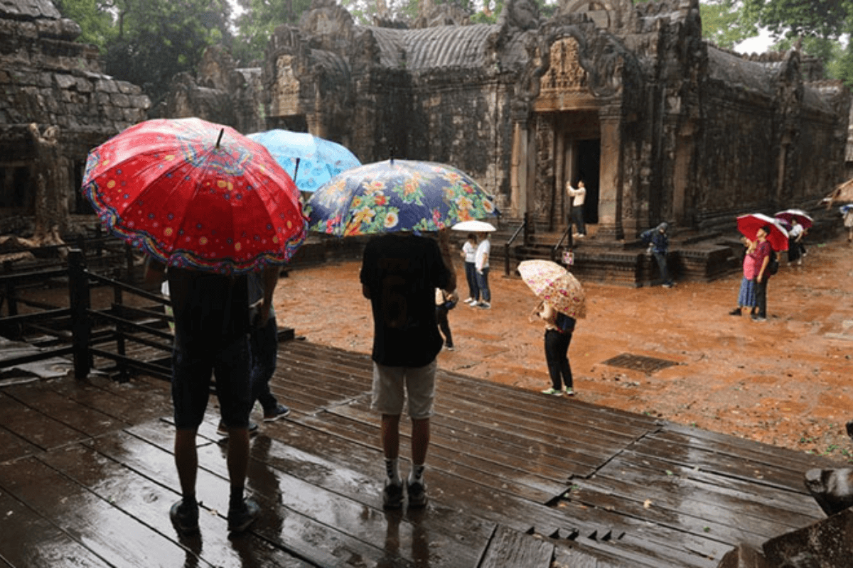 アンコール遺跡の観光、雨季時期の注意喚起を発表