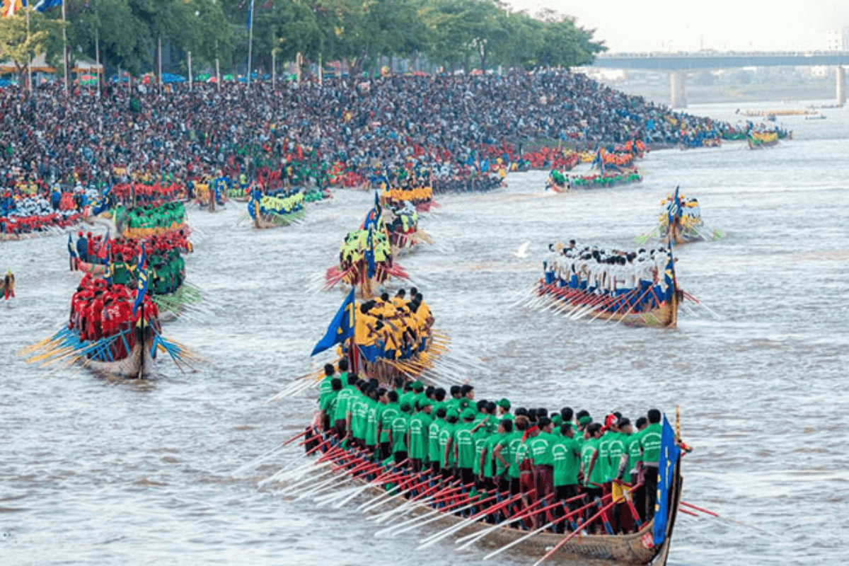 カンボジアの水祭り、775万人の観光客を動員