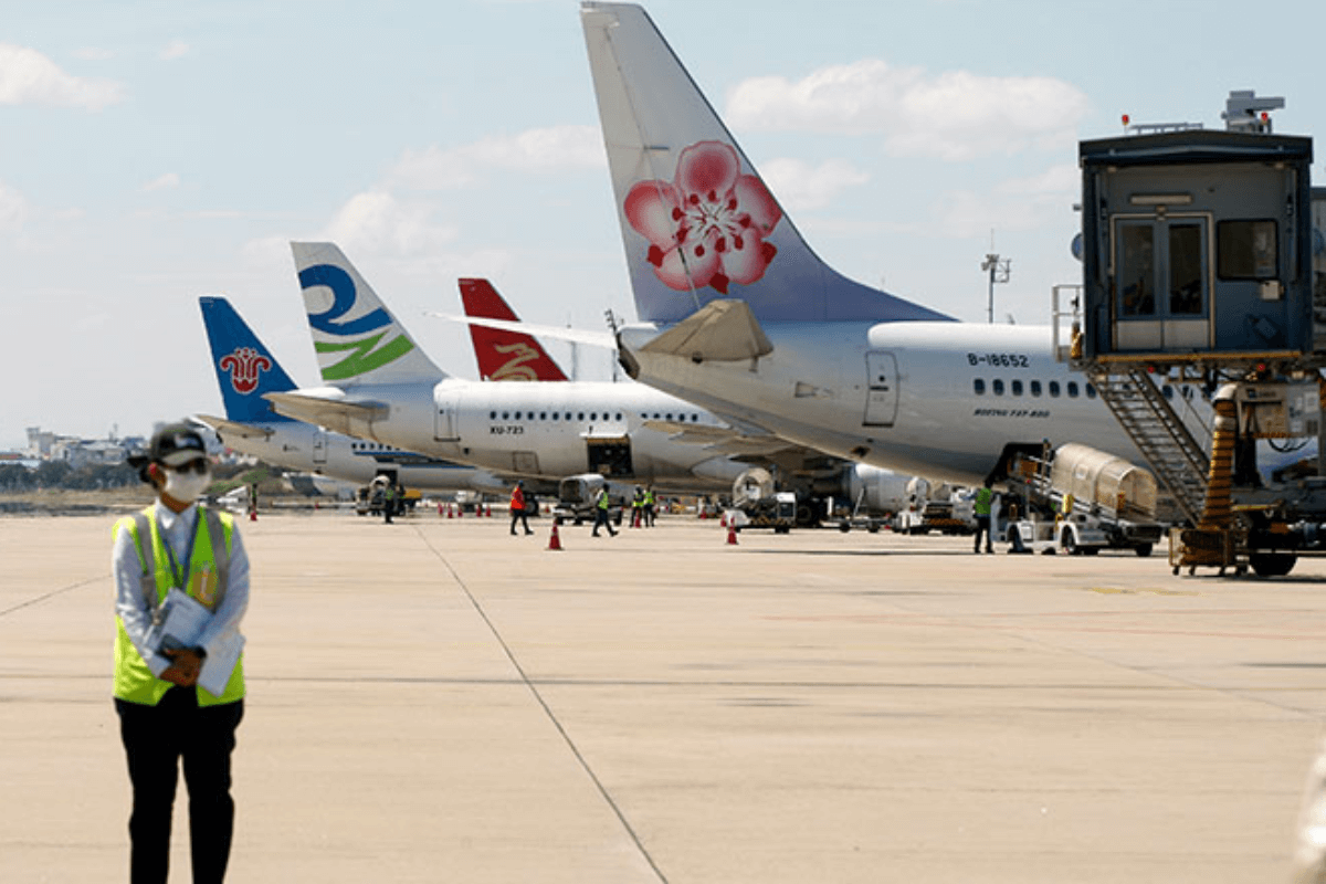 プノンペン空港売却の噂、首相が明確に否定