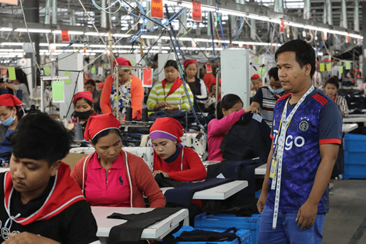 カンボジア縫製業界、工場の15％が操業停止リスク