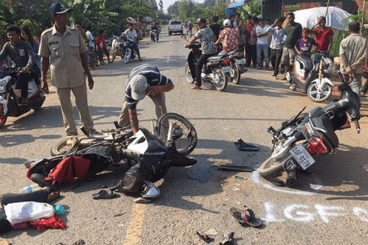 交通事故死者が8％減、バイク運転者が大半で831人