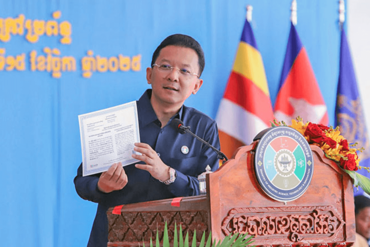 インフォーマル経済の登録、カンボジアで22万件超に