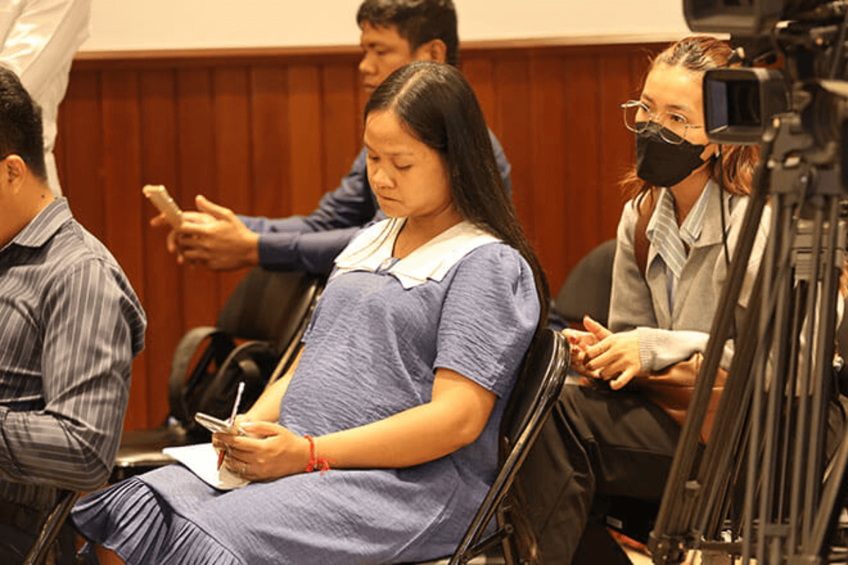 報道現場のジェンダー格差、女性記者は1割未満