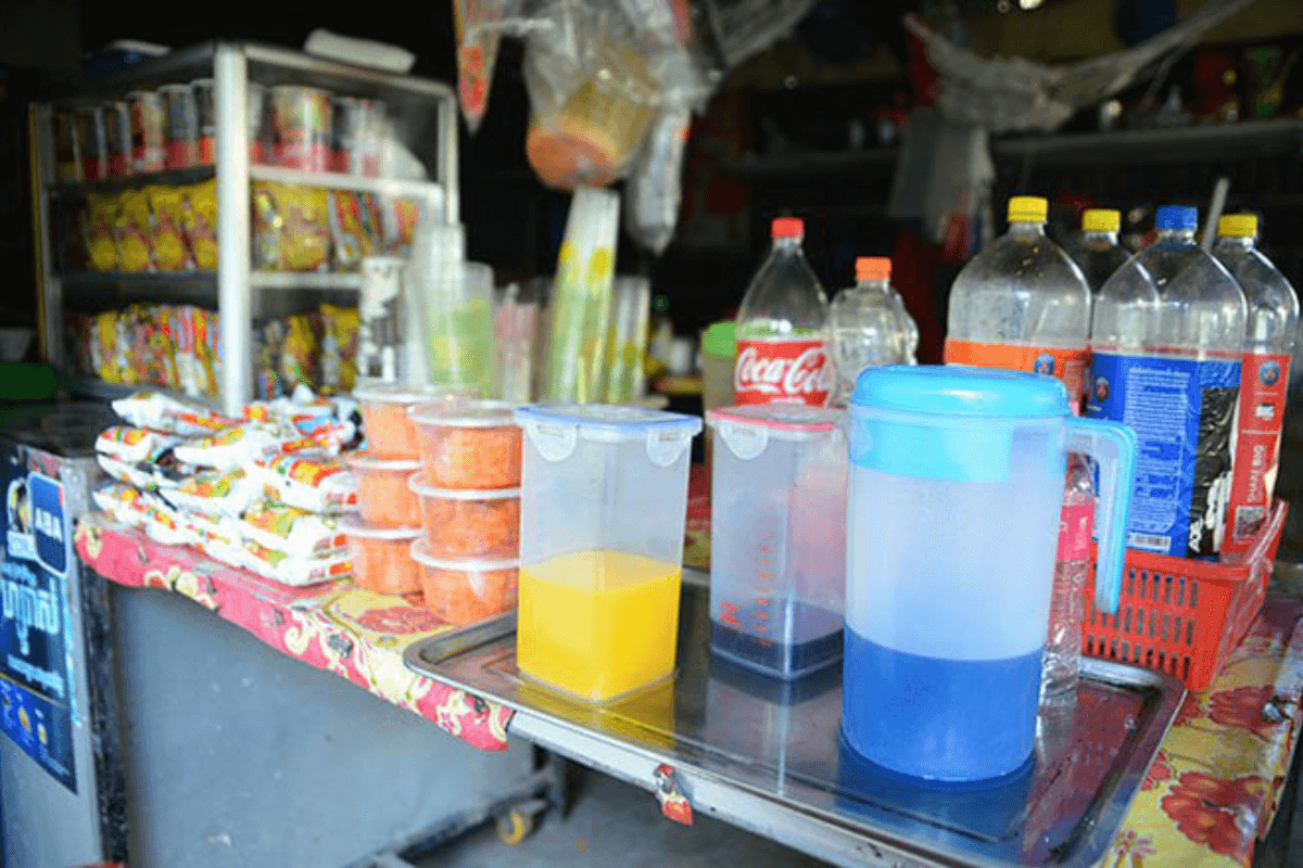 カンボジアの教育機関、エナジードリンクを全面禁止