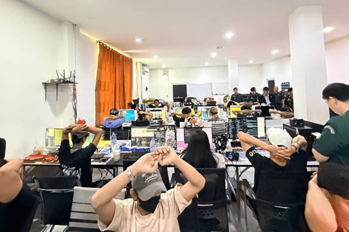 テクノロジー詐欺対策強化、半年で5000人近く拘束