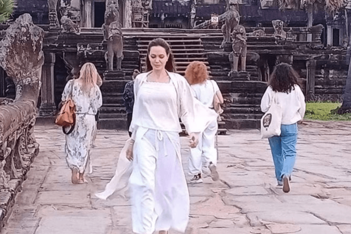 アンジェリーナ・ジョリー、カンボジア移住を検討か