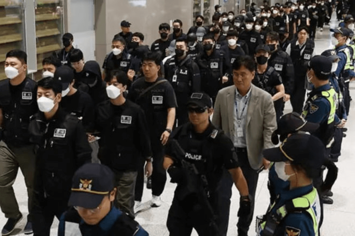 韓国人73人は史上最大規模、詐欺容疑で強制送還へ