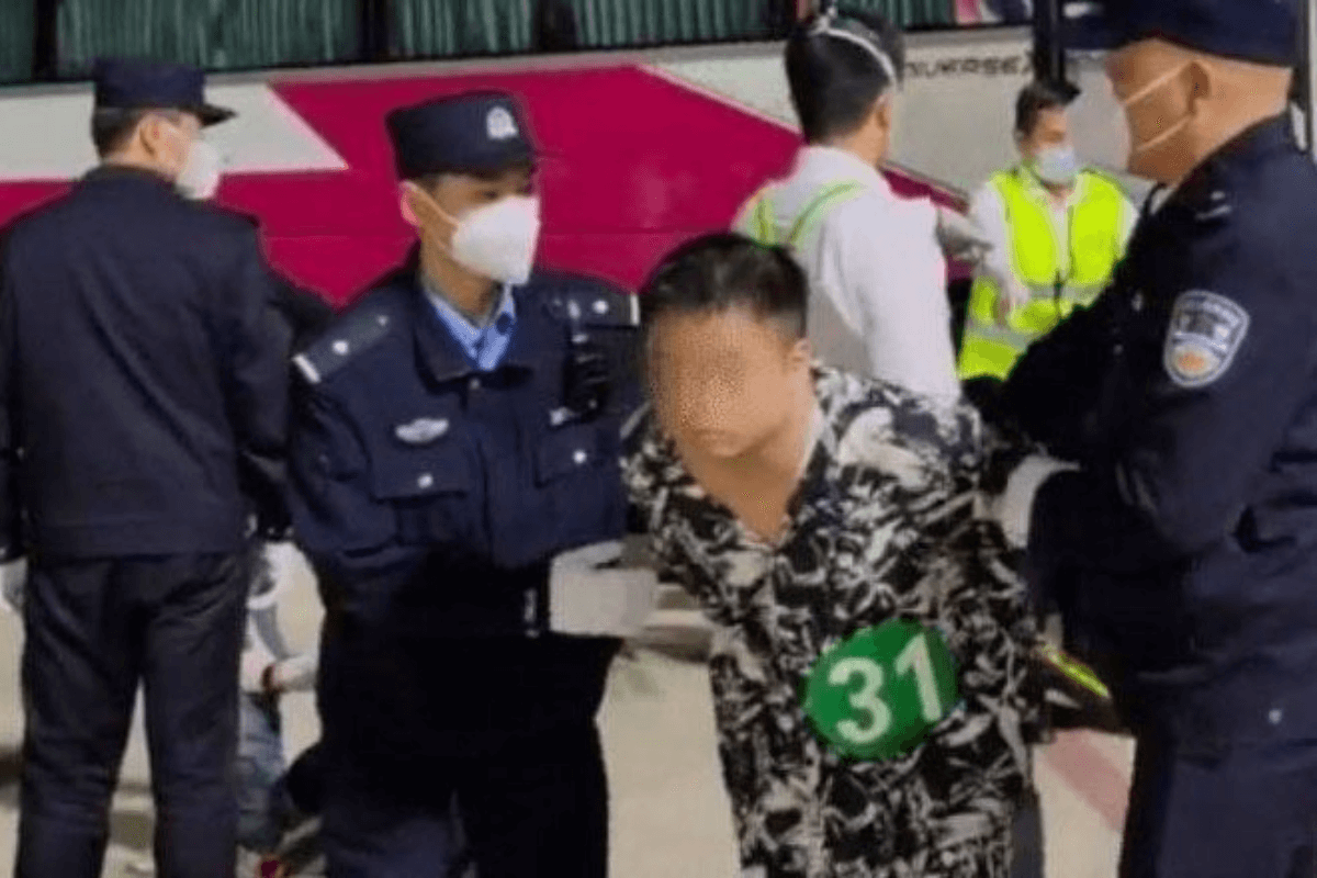 オンライン詐欺関与の中国人、71人を国外追放