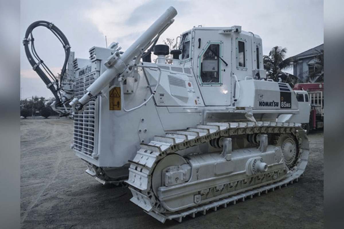 カンボジアの地雷除去、日本が最新型機器を供与