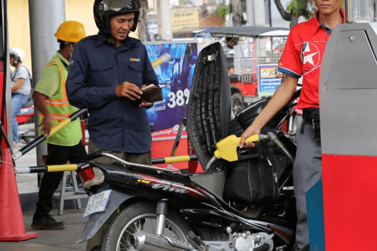 カンボジアの燃料備蓄は十分、中東情勢で価格上昇も供給は安定