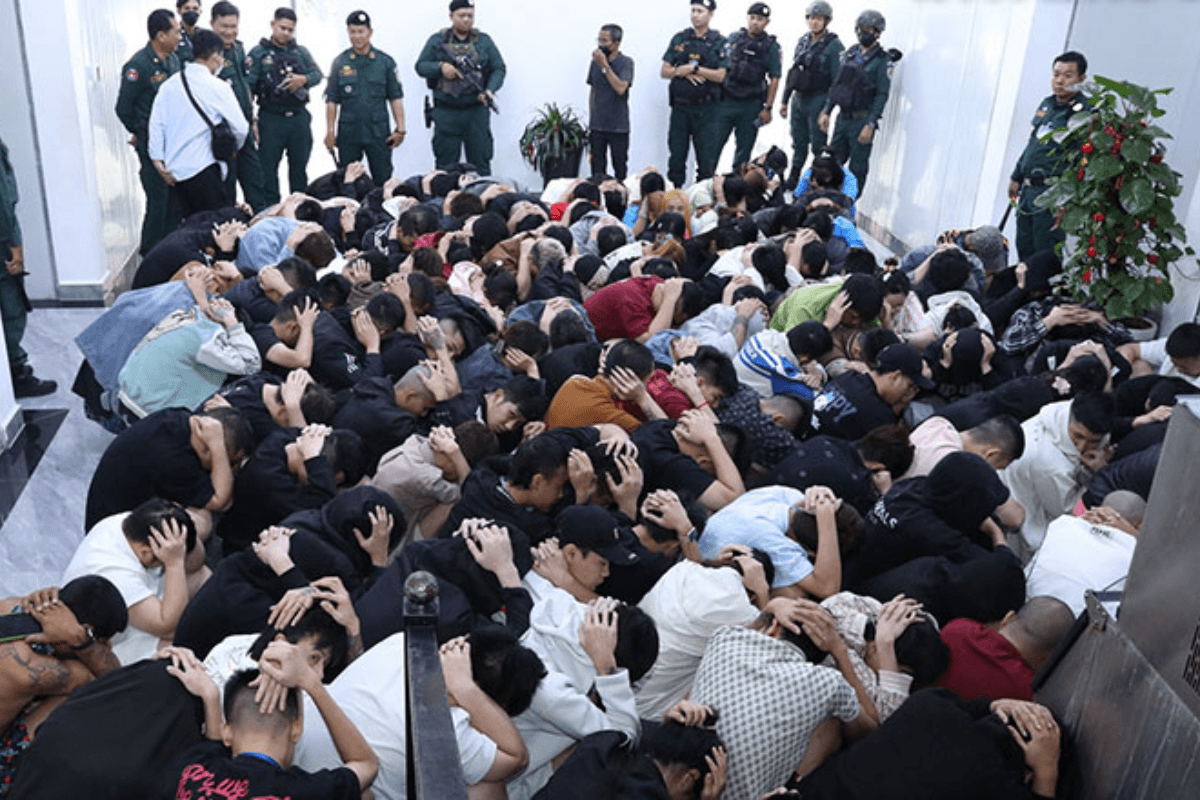 オンライン詐欺拠点摘発、外国人約500人を拘束