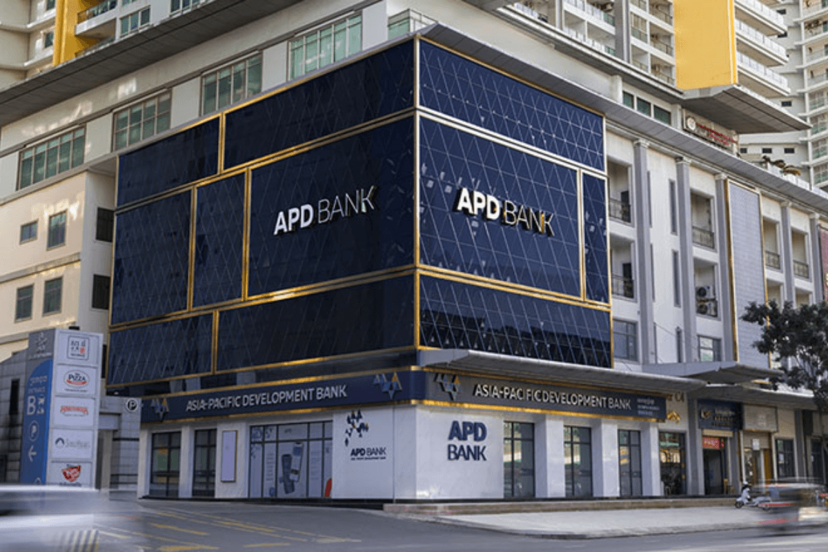 銀行セクターを巡る虚偽情報、預金引き出し相次ぐ