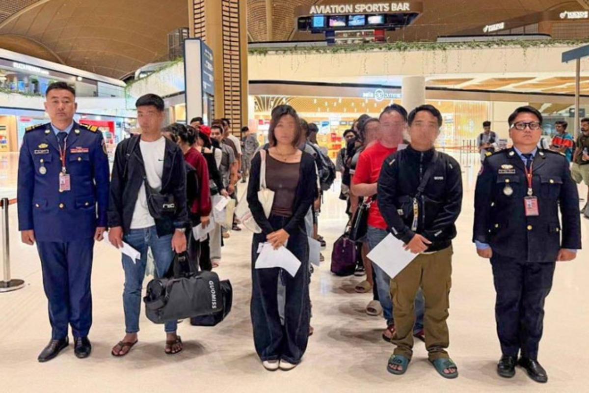 不法滞在・詐欺関与者摘発、4日間で約1000人を強制送還