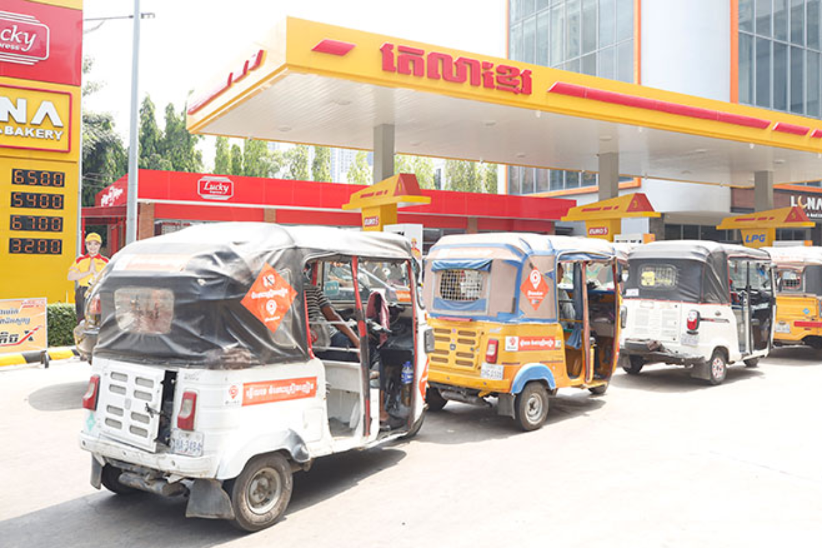 ホルムズ海峡混乱でASEAN直撃、原油高騰と供給減が経済を揺るがす