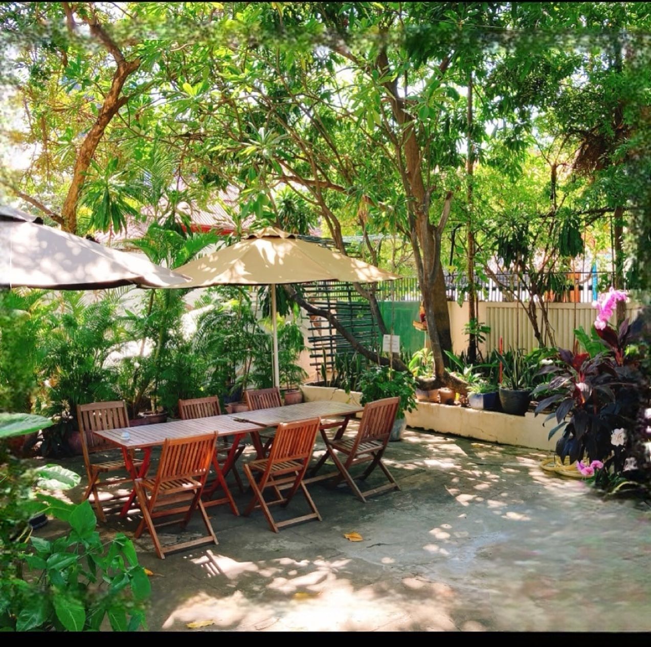 Le Point Cafe & Bistro（ルポワン）