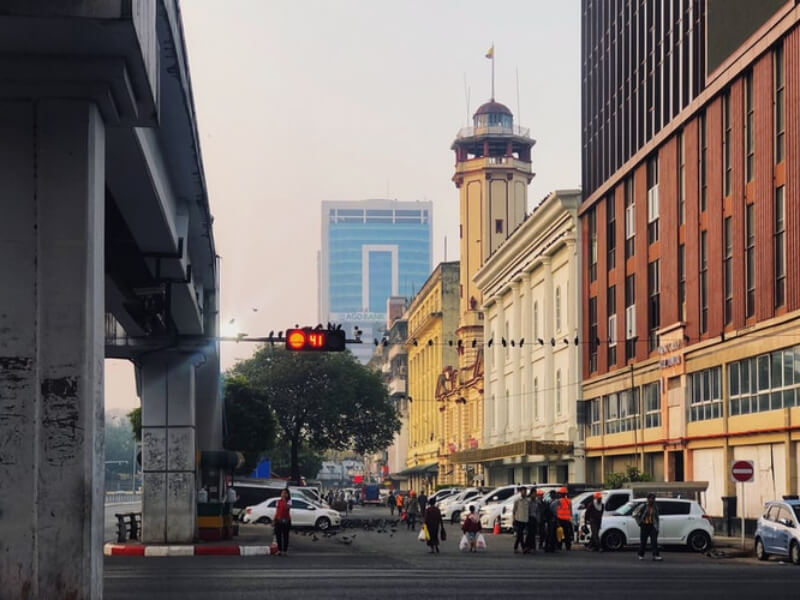 加藤官房長官：ミャンマーODA、状況不変なら停止も