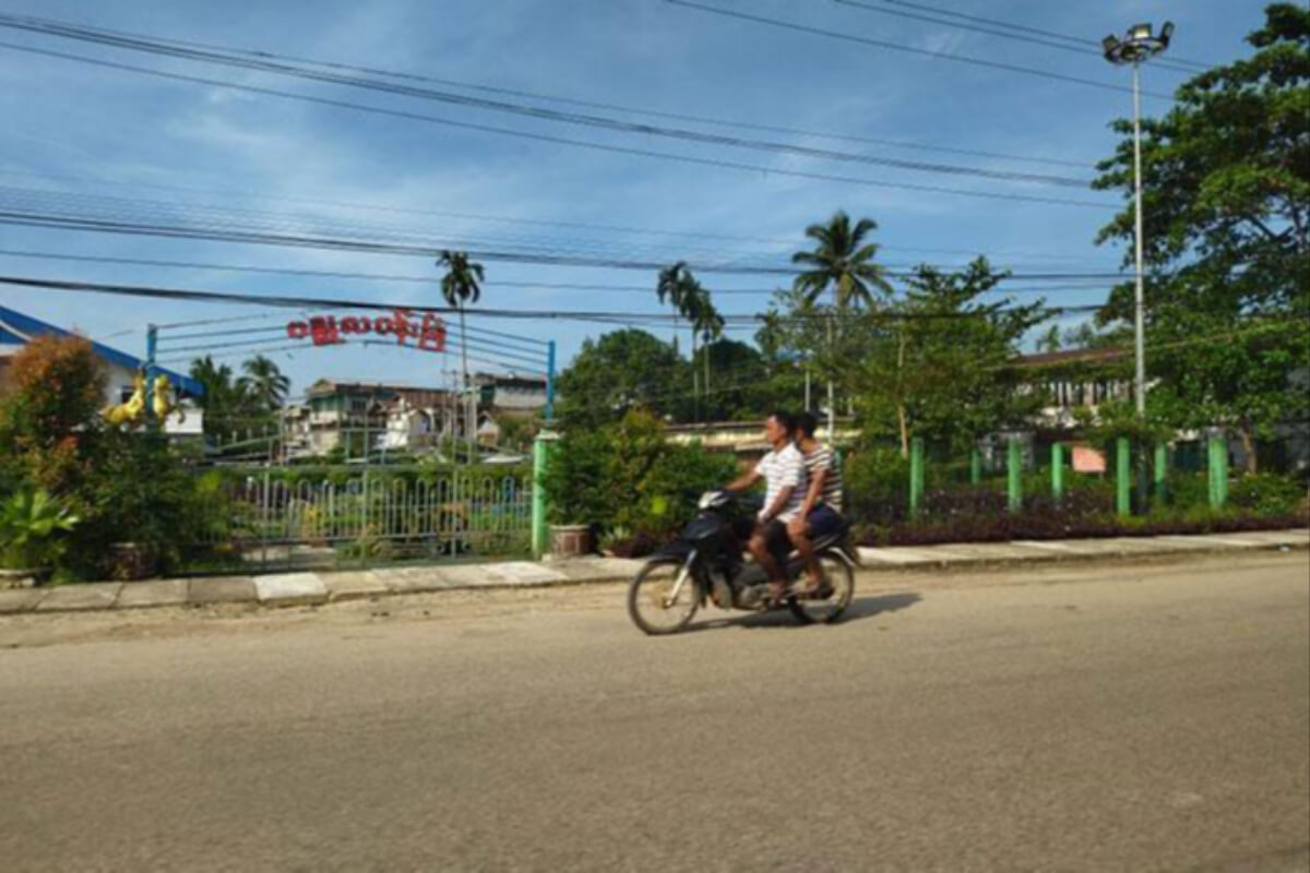 ミャンマー国軍、バイクの二人乗りを禁止、見つかれば射殺も