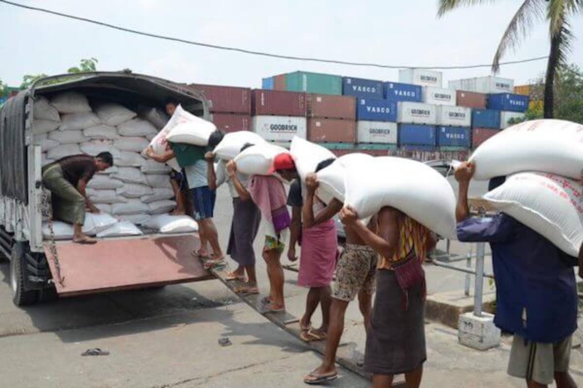 ミャンマーでコメ価格が高騰、低品質米は約49キロ3万チャット超