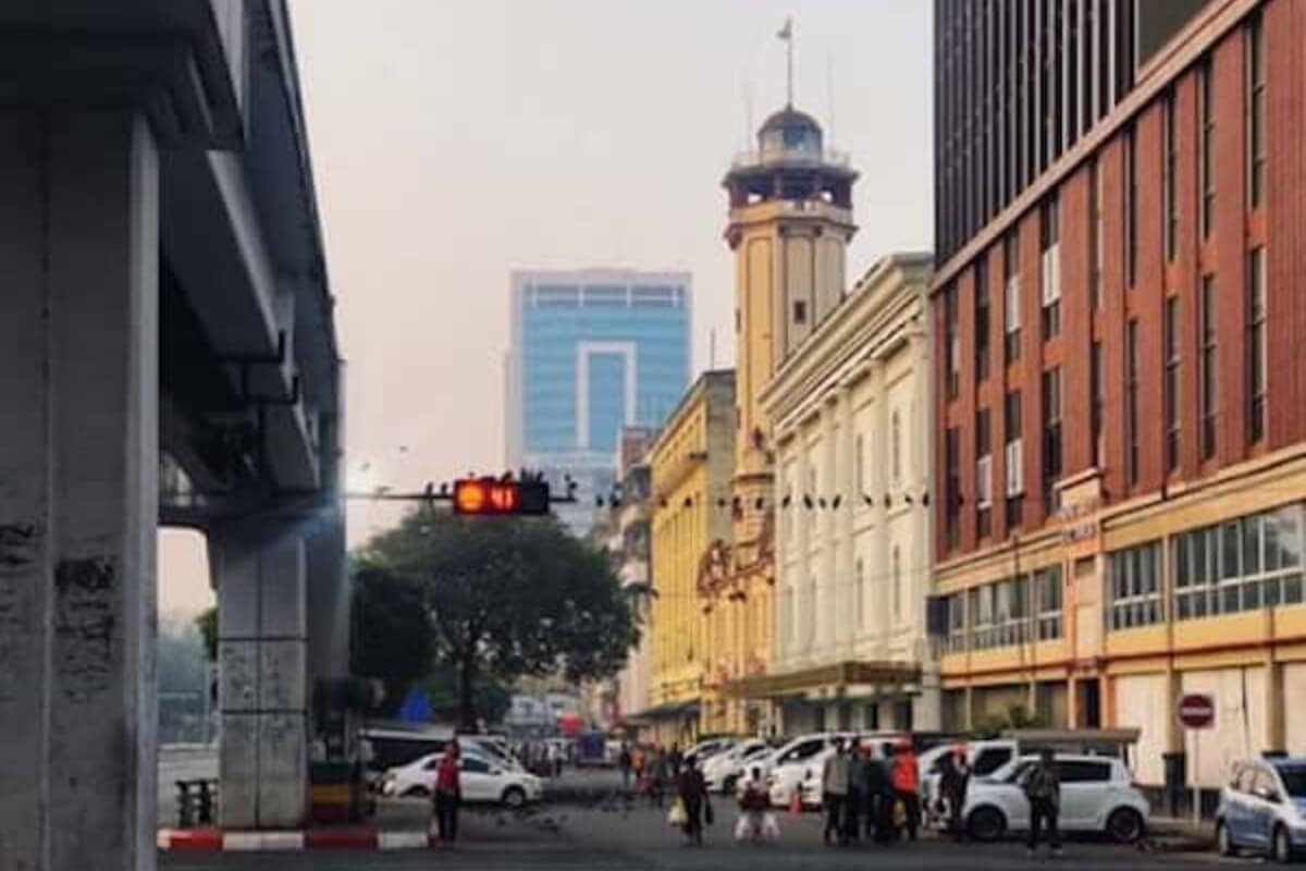 ミャンマー国軍、ヤンゴンの修道院で慈善活動を行う男性を殺害